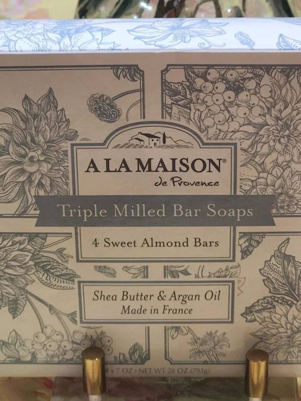 A La Maison De Provence Triple Milled Set of 4 Sweet Almond Soap Bars New in Box